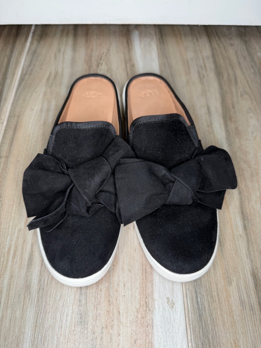 Ugg Luci Bow Black Suede Mules Slip On Sneaker Shoe Woman’s Size 11 - 1092515 - Picture 3 of 9
